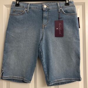 Gloria Vanderbilt ladies Jean shorts